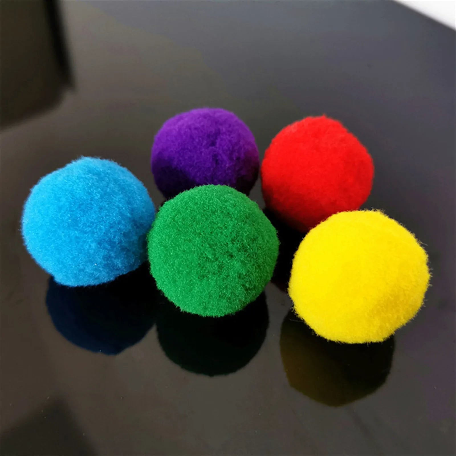 Katzenspielzeug Bällchen – 10/20/30er Set Bunte Plüschbälle für Katzen Spieldorf