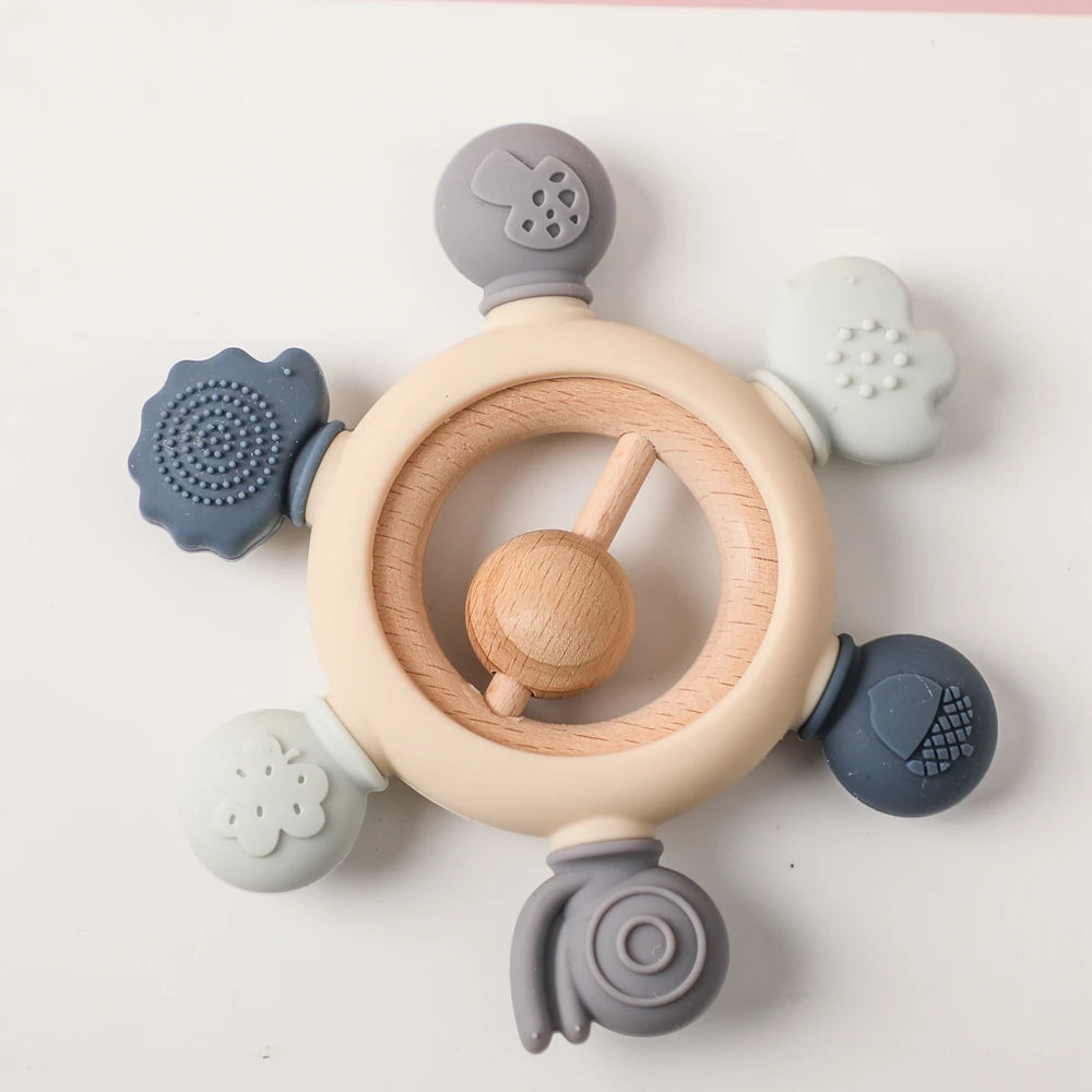 Baby Beißring & Rassel aus Holz – Häkeltiermotiv, BPA-frei Spieldorf