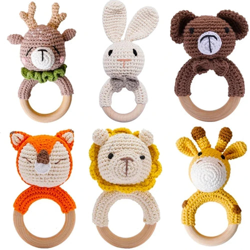 Baby Beißring & Rassel aus Holz – Häkeltiermotiv, BPA-frei Spieldorf